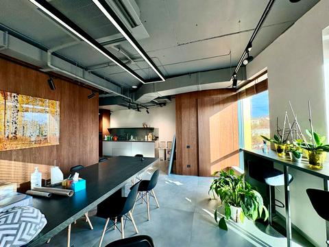 коммерческая по адресу Исполкомовская ул., 15-А