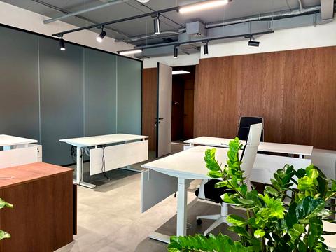 коммерческая по адресу Исполкомовская ул., 15-А