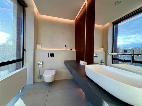 коммерческая по адресу Исполкомовская ул., 15-А