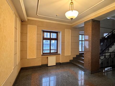 комерційна за адресою Братів Рогатинців вул., 18