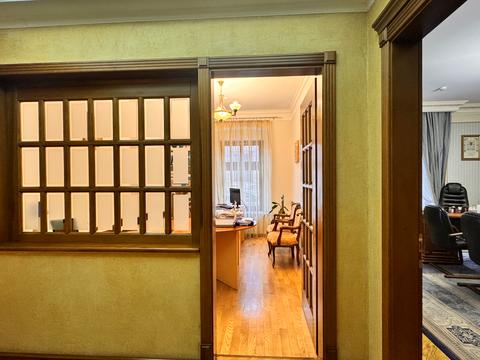 комерційна за адресою Братів Рогатинців вул., 18