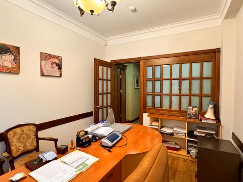 комерційна за адресою Братів Рогатинців вул., 18