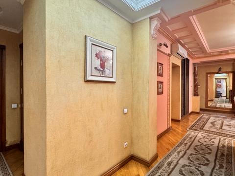 комерційна за адресою Братів Рогатинців вул., 18