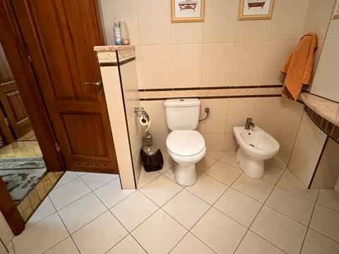 комерційна за адресою Братів Рогатинців вул., 18