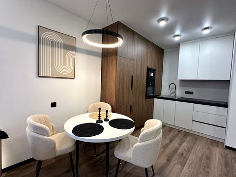 квартира за адресою Причальна вул., 8