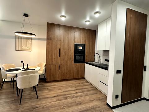 квартира за адресою Причальна вул., 8