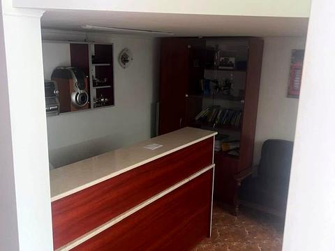 комерційна за адресою Добролюбова вул., 6