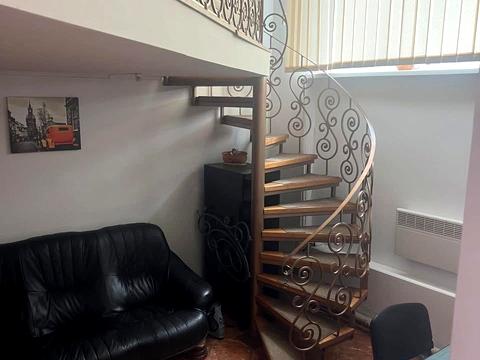 комерційна за адресою Добролюбова вул., 6