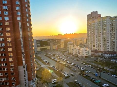 квартира за адресою Анни Ахматової вул., 43