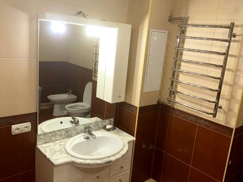 квартира за адресою Анни Ахматової вул., 43