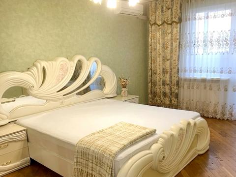 квартира за адресою Анни Ахматової вул., 43