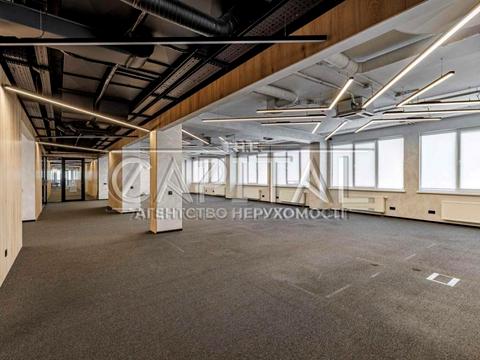 комерційна за адресою Золотоустівська вул., 3