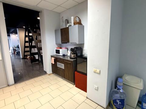 комерційна за адресою Набережна Перемоги вул., 10