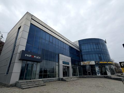 комерційна за адресою Набережна Перемоги вул., 10