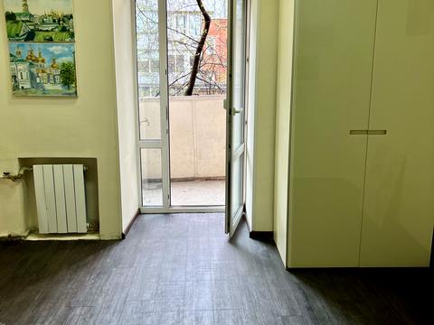 комерційна за адресою Велика Васильківська вул. (Червоноармійська), 17-Б