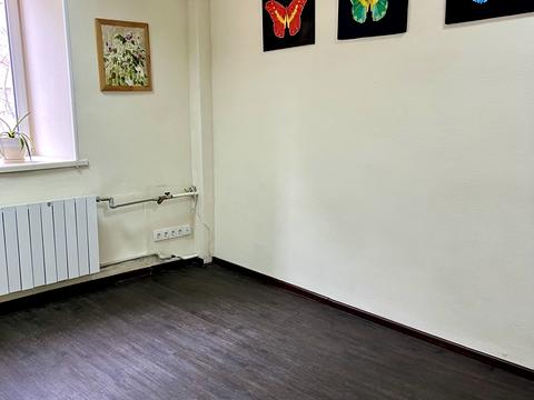 комерційна за адресою Велика Васильківська вул. (Червоноармійська), 17-Б