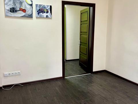 комерційна за адресою Велика Васильківська вул. (Червоноармійська), 17-Б