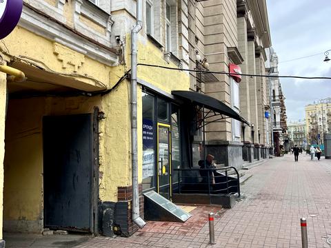 комерційна за адресою Велика Васильківська вул. (Червоноармійська), 17-Б