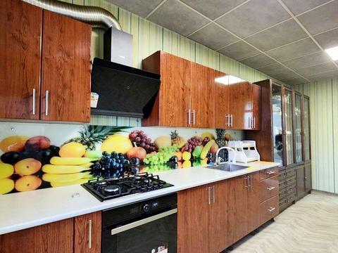 будинок за адресою Петра Івахненка вул. (Спорітінська вулиця, Бадаєва)