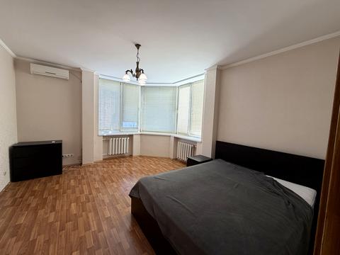 квартира за адресою Миколи Бажана просп., 12