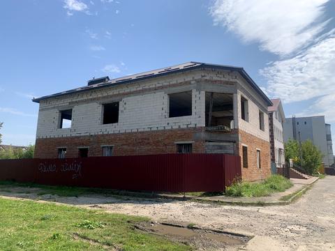 комерційна за адресою Миру вул., 1