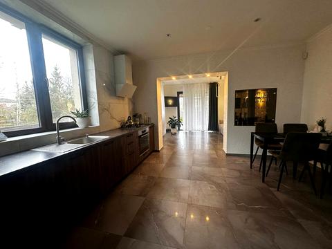 будинок за адресою миру, 65