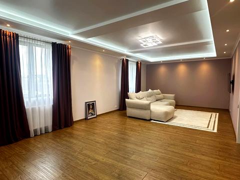 будинок за адресою миру, 65