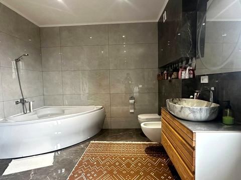 будинок за адресою миру, 65