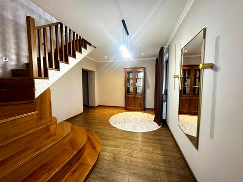 будинок за адресою миру, 65