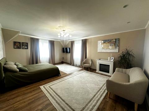 будинок за адресою миру, 65