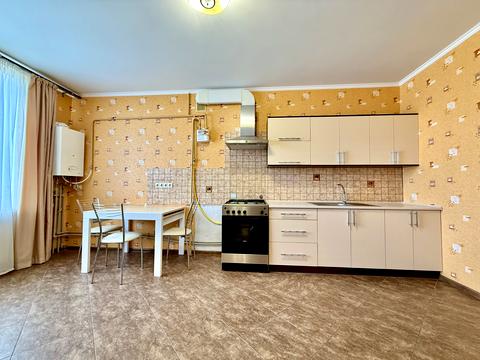 квартира за адресою Павла Скоропадського вул., 8