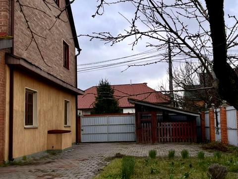 будинок за адресою Центральна вул.