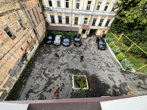 комерційна за адресою Івана Франка вул., 26