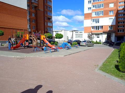 комерційна за адресою Злуки просп., 47-А