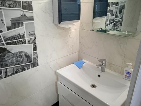 комерційна за адресою Злуки просп., 47-А