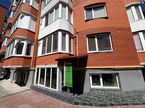 комерційна за адресою Злуки просп., 47-А