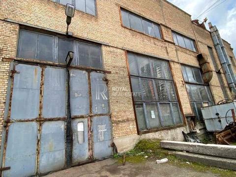 комерційна за адресою Бережанська вул., 15