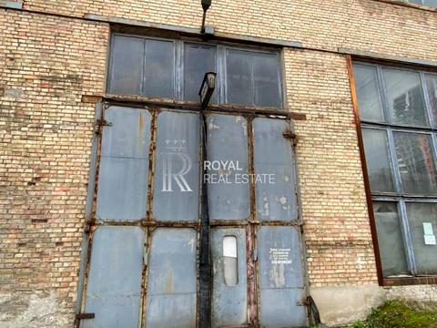 комерційна за адресою Бережанська вул., 15