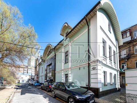 комерційна за адресою Золотоустівська вул., 2/4