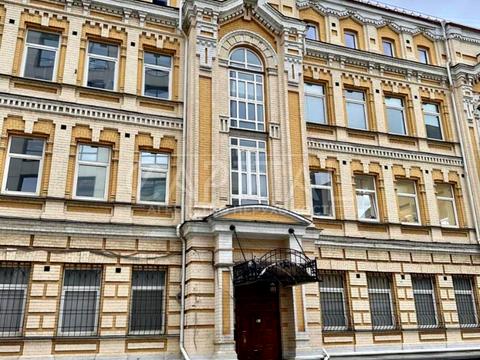 комерційна за адресою Михайлівська вул., 12Б