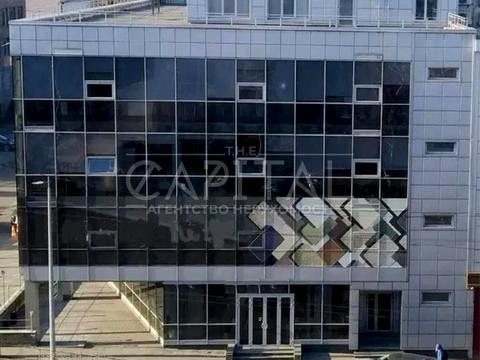 комерційна за адресою Нововокзальна вул., 2А