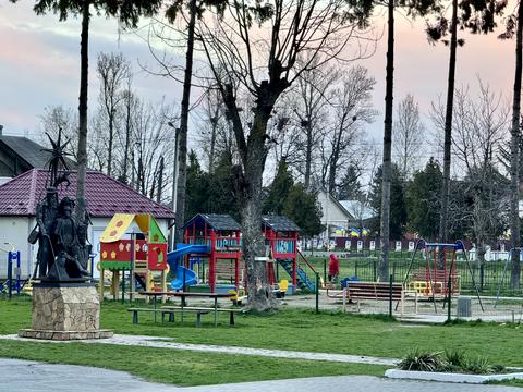 комерційна за адресою 2-й провулок Грушевського, 2-А