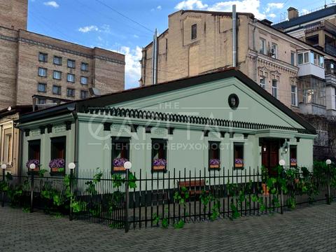 комерційна за адресою Саксаганського вул., 38-А