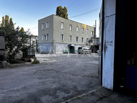 комерційна за адресою Пирогівський Шлях вул. (Червонопрапорна), 1