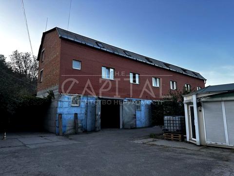 комерційна за адресою Пирогівський Шлях вул. (Червонопрапорна), 1