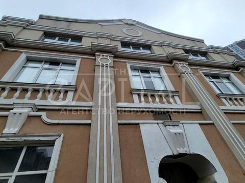 комерційна за адресою Золотоустівська вул., 23