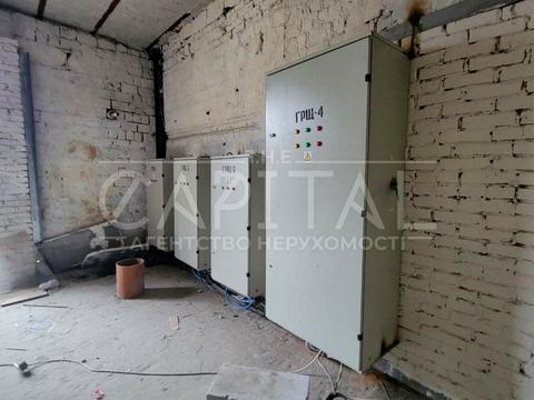комерційна за адресою Золотоустівська вул., 23
