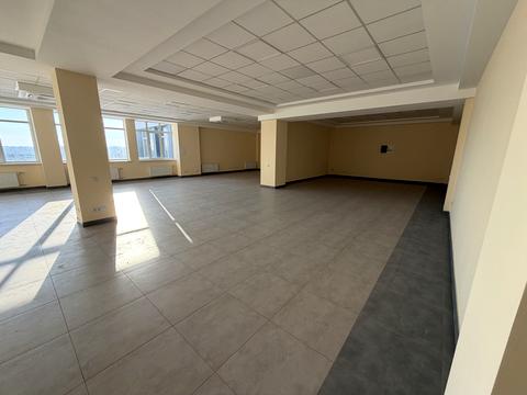 комерційна за адресою Київська вул., 2