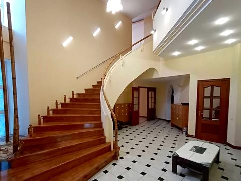 коммерческая по адресу 1-й Китобойный пер., 18а