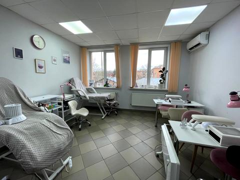 комерційна за адресою Подільська вул., 63